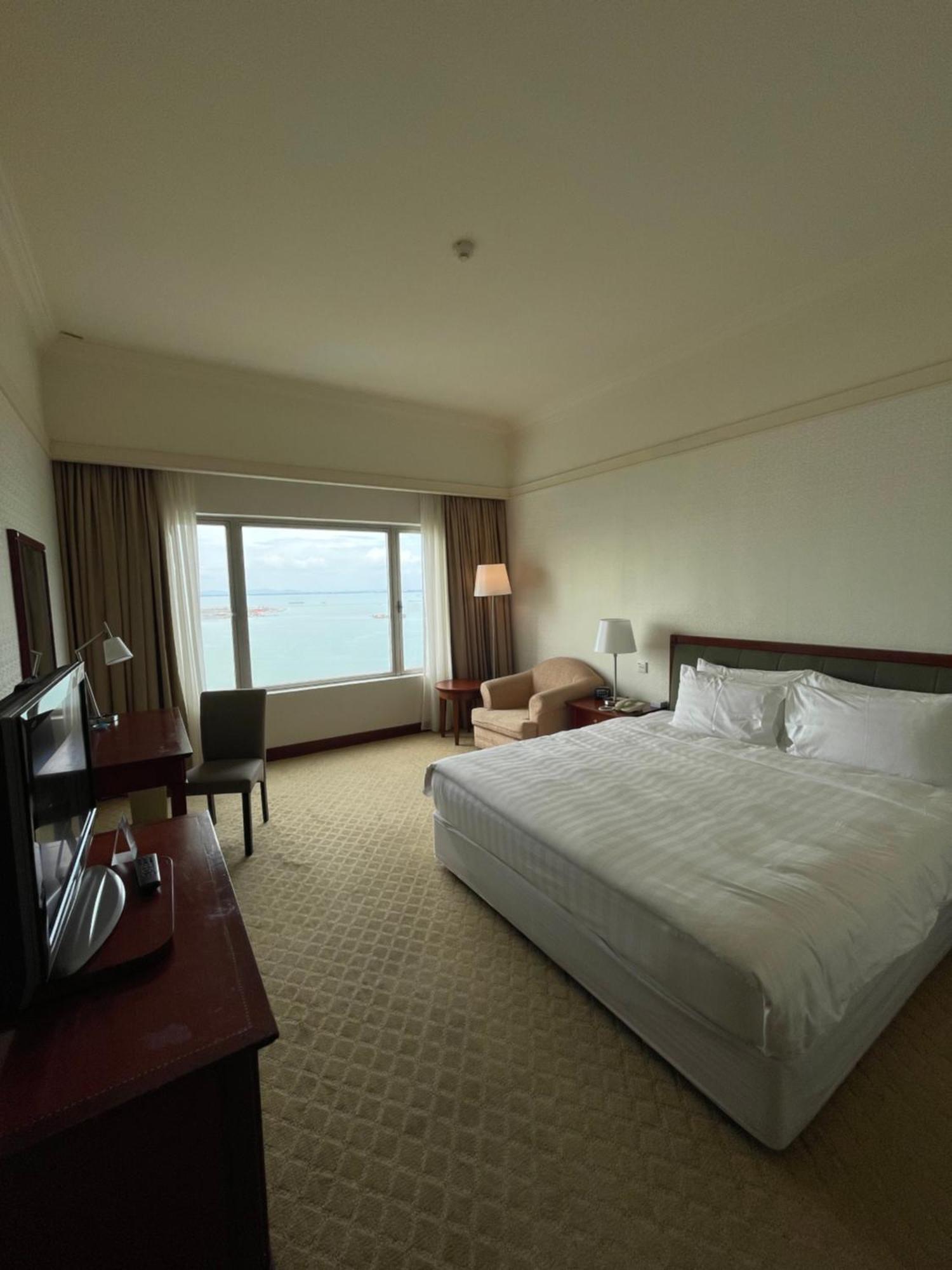 Gurney Bay Hotel, A Parkroyal Partner Hotel George Town Esterno foto