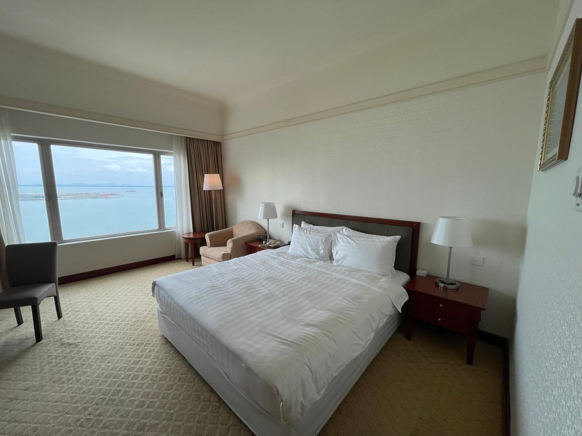 Gurney Bay Hotel, A Parkroyal Partner Hotel George Town Esterno foto