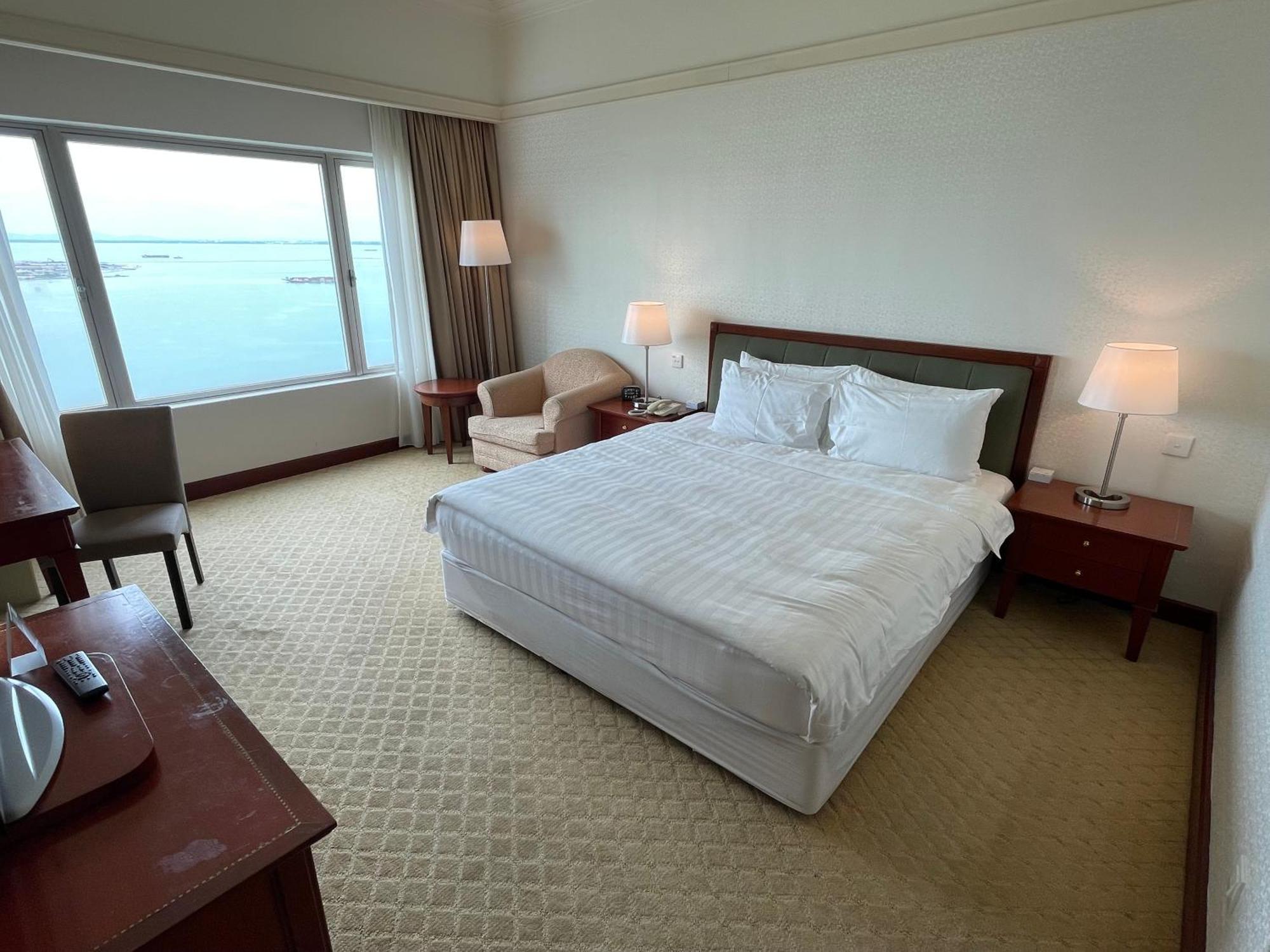 Gurney Bay Hotel, A Parkroyal Partner Hotel George Town Esterno foto